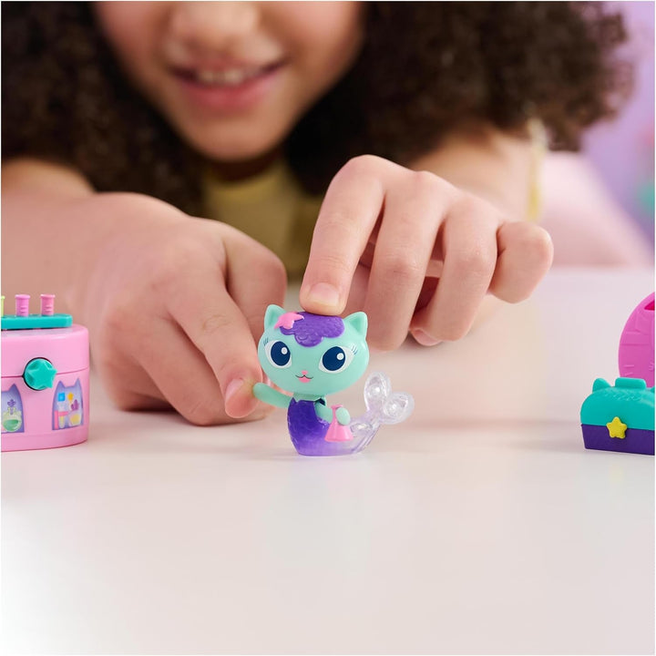 Gabby™S Dollhouse, Bobble Kitty Furniture Pack Of Meerkats, figură de pisică cu mobilier și accesorii pentru casa de păpuși, de la 3 ani