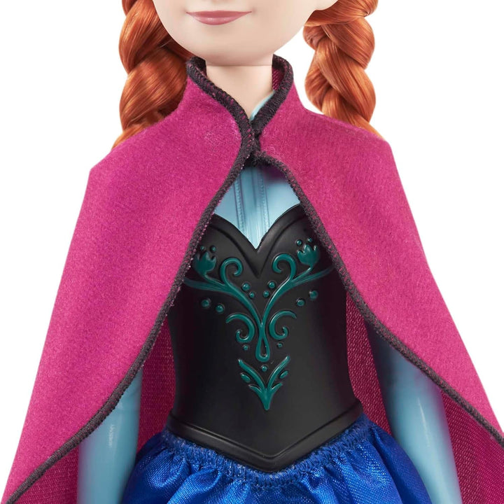 Mattel Disney Princess Anna doll, The Ice Queen doll, Păr pieptănat, Mobil, În costum de călătorie, Capa detașabilă, Cadouri Disney, Jucărie de la 3 ani, HLW49