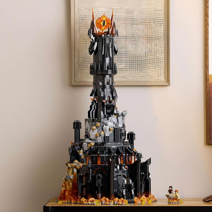 LEGO Icons Stăpânul Inelelor: Barad-Door, set de construcție pentru adulți cu minifigurinele Sauron, Gothmog, Orc, Frodo, Sam și Gollum, Memorabilia filmului, piesă de colecție pentru fani 10333