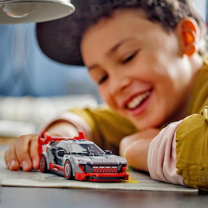 Set de mașini de curse LEGO Speed Champions Audi S1 E-Tron Quattro cu jucării auto pentru a construi, juca și expune, model de mașină pentru copii, cadou pentru băieți și fete de 9 ani 76921