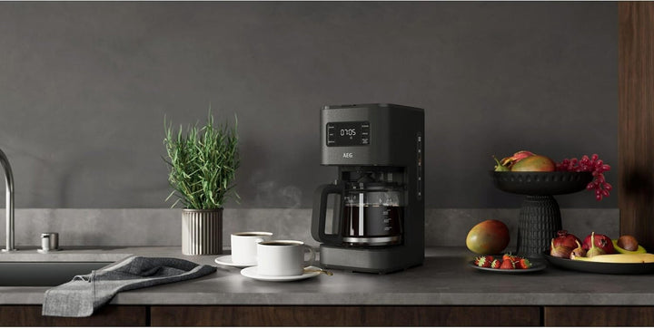 AEG filtru de cafea Deli 5 Cu ulcior de sticlă | 1,25 L | Cronometru programabil | Funcție de menținere la cald | Oprire automată | Indicator nivel apă | 1000 wați | 2-10 cești | Anti-picurare | Antracit | CM5-1-6AN
