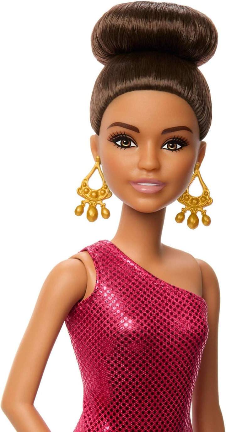 Papusa Barbie dansatoare de moda cu rochie rosie cu volane, pantofi de dans, par castaniu si accesorii trofeu de dans, JFR09