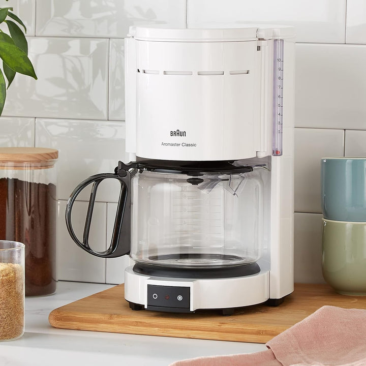 Cafetiera Braun KF 47 WH - Cafetieră cu filtru cu cană din sticlă pentru cafea clasică cu filtru, cafea aromată datorită sistemului Optibrew, oprire prin picurare, oprire automată, alb