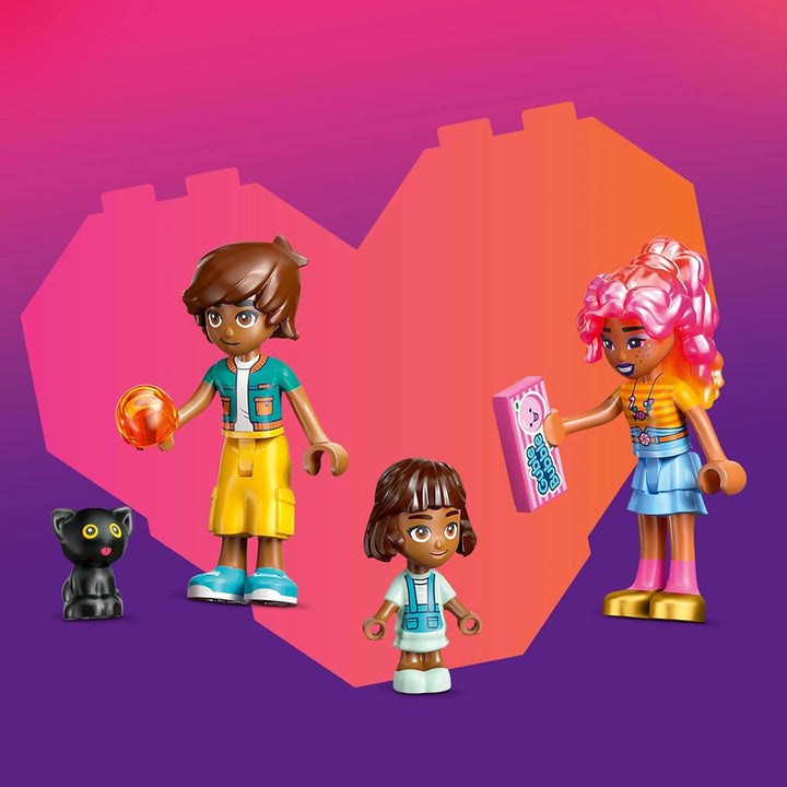 LEGO Friends Heartlake City Shop, set de joacă pentru fete cu vârsta peste 6 ani, joc de rol cu 2 mini-doll-uri, jucărie cu micro-doll și pisică 42649