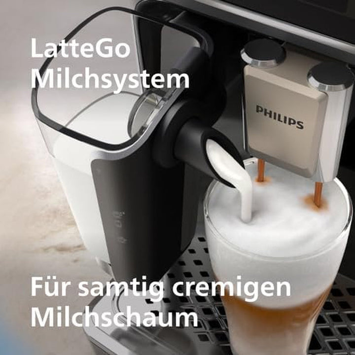 Philips Seria 5500 Mașină automată de cafea - Sistem de lapte Lattego, 20 de specialități de cafea caldă și rece, 40% mai silențioasă cu Silentbrew, pornire rapidă, negru și argintiu (EP5546/70)