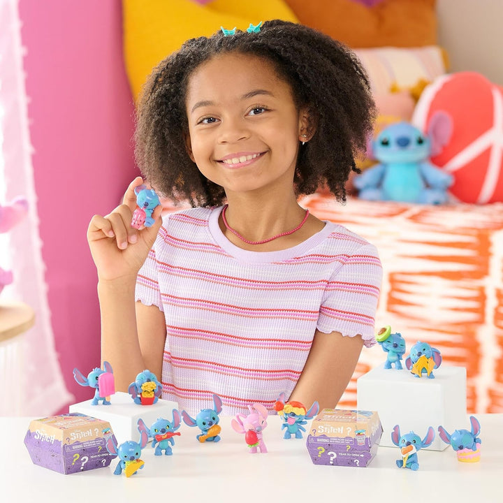 Just Play Disney Stitch Minifigurine de colecționat, pachet surpriză, figuri de colecționat mari de 5 cm, stilurile pot varia, jucării pentru copii de peste 3 ani
