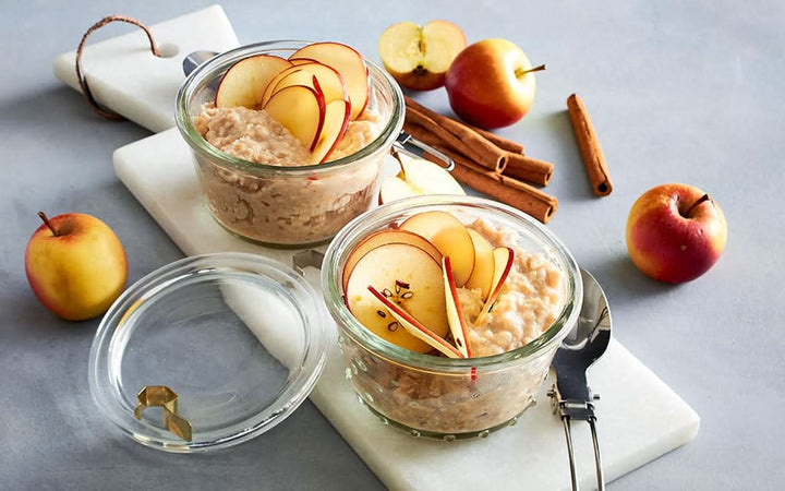 RUF Porridge Apple Cinnamon, cu fulgi de ovăz integral, aromă fină de scorțișoară și bucăți de mere uscate, 400 grame