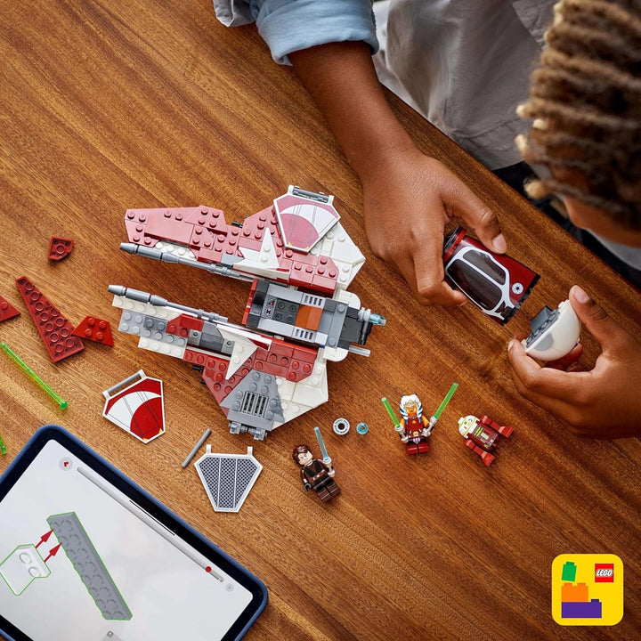 LEGO Star Wars 75401 Interceptorul Jedi al lui Ahsoka, Starfighter pentru fanii Războiului Clonelor, Ahsoka Tano & Anakin Skywalker Minifigures, cu săbii laser și R7-A7, pentru băieți și fete de la 8 ani în sus