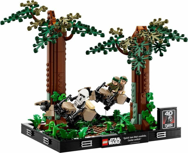 LEGO 75353 Star Wars Pursuit on Endor - Set Diorama, Întoarcerea Cavalerilor Jedi cu Luke Skywalker, Prințesa Leia & Scout Trooper și Speeder Bikes, 40th Anniversary