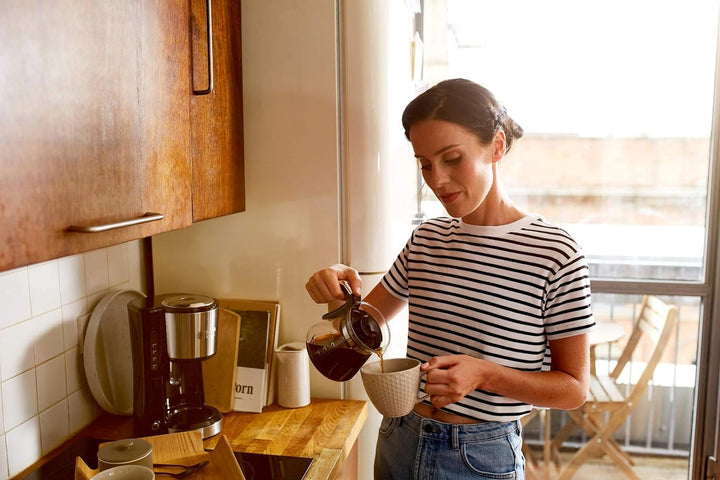 Russell Hobbs Cafetiera Mini [Cap efervescent pentru extracție optimă și aromă] Compact (Max 5 cești, 0.6L ulcior din sticlă, incl filtru permanent, placă de încălzire) Cafetieră cu filtru compact 24210-56