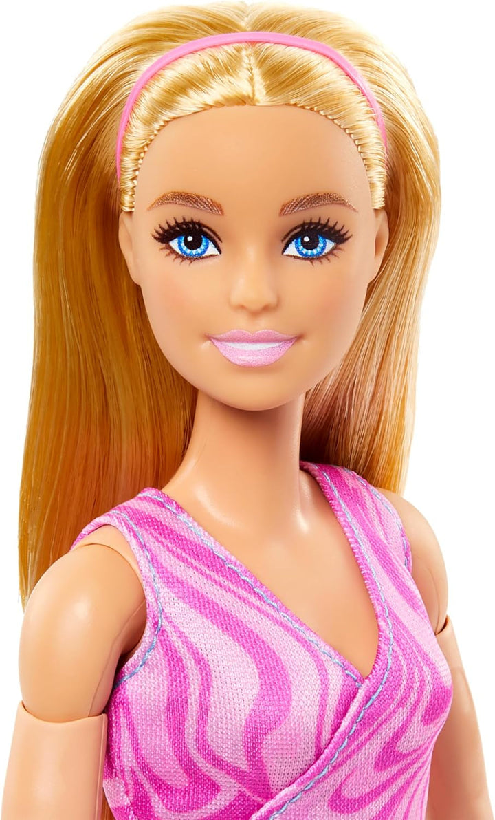 Păpușă Barbie Made-To-Move Fashion cu păr blond, top sport roz detașabil și pantaloni yoga albaștri, 22 de articulații mobile", HRH27, [Multicolor]