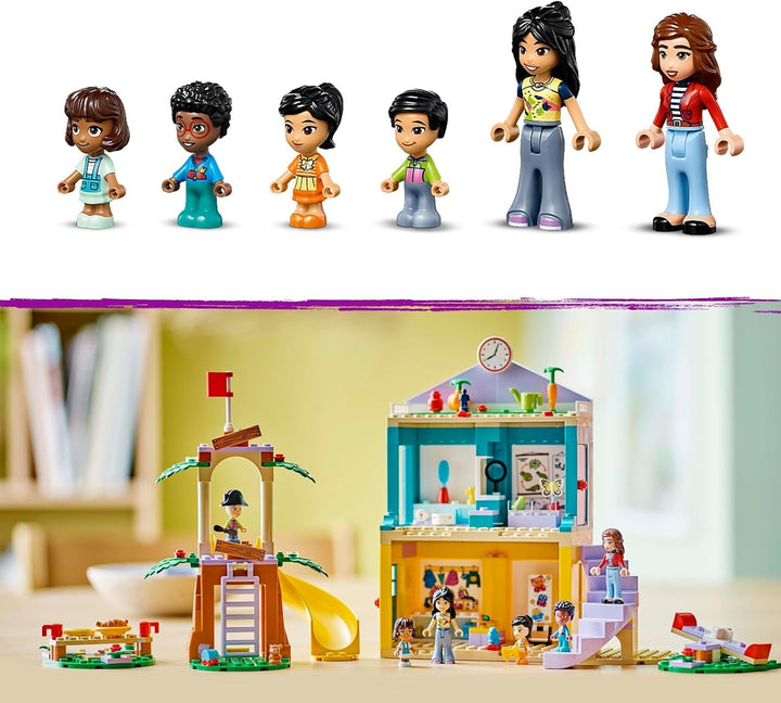 LEGO Friends Heartlake City Kindergarten, set de joacă pentru fete și băieți de la 4 ani, joc de rol creativ cu 2 figurine și 4 micro figurine, jucărie pentru dezvoltare socială 42636