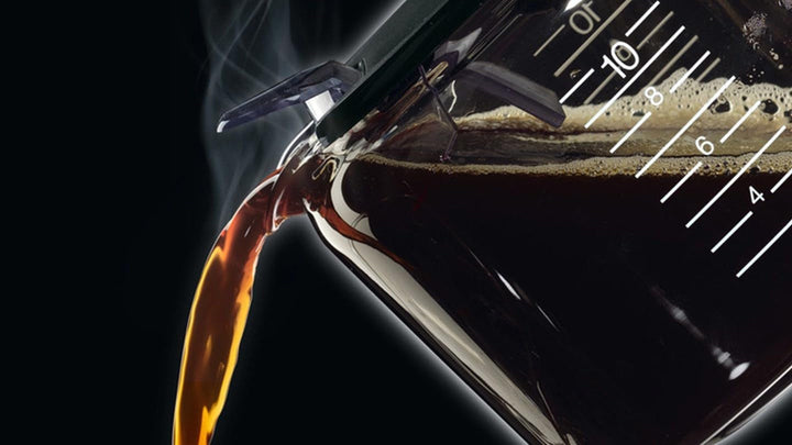 Cafetiera Braun KF 47 WH - Cafetieră cu filtru cu cană din sticlă pentru cafea clasică cu filtru, cafea aromată datorită sistemului Optibrew, oprire prin picurare, oprire automată, alb